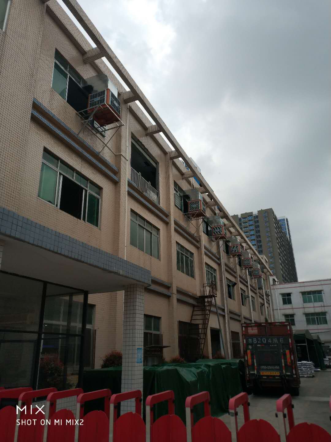 如何給高溫車間通風(fēng)降溫？